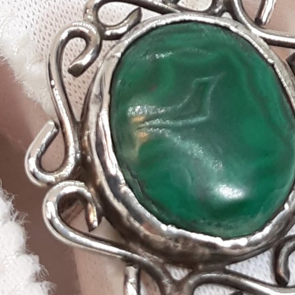 RING MALACHITE GEMSTONE WITH BIRD IN IT SET IN HANDCRAFTED STERLING SILVER - Picture 3 of 5